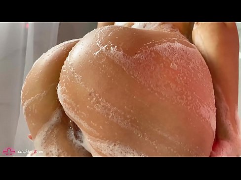 ❤️ Brunetka masturbuje kundičku s vibrátorom až do intenzívneho orgazmu v sprche ❤ Porno na sk.myinvest.top ❌❤