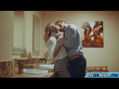 ❤️ Keď vás prsnatá blondínka zvádza na verejných toaletách ❤ Porno na sk.myinvest.top ❌❤